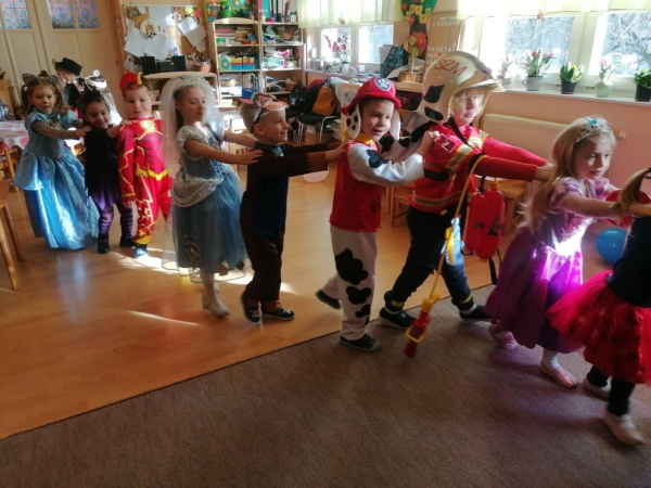 Itt a farsang, áll a bál! 